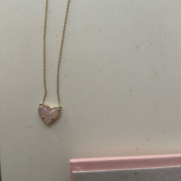 Kendra Scott Jewelry - Pink heart Kendra scott necklace